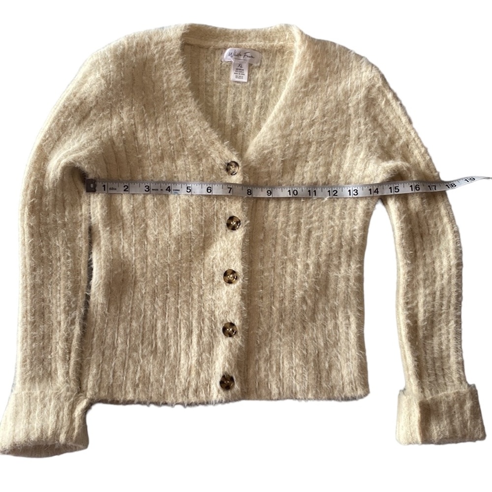 Girls White Fawn Size Junior XL Button Sweater. Excellent Condition. See Photos - Picture 5 of 8
